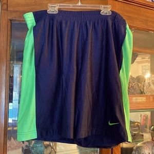 Boys Nike Basketball Shorts Size M